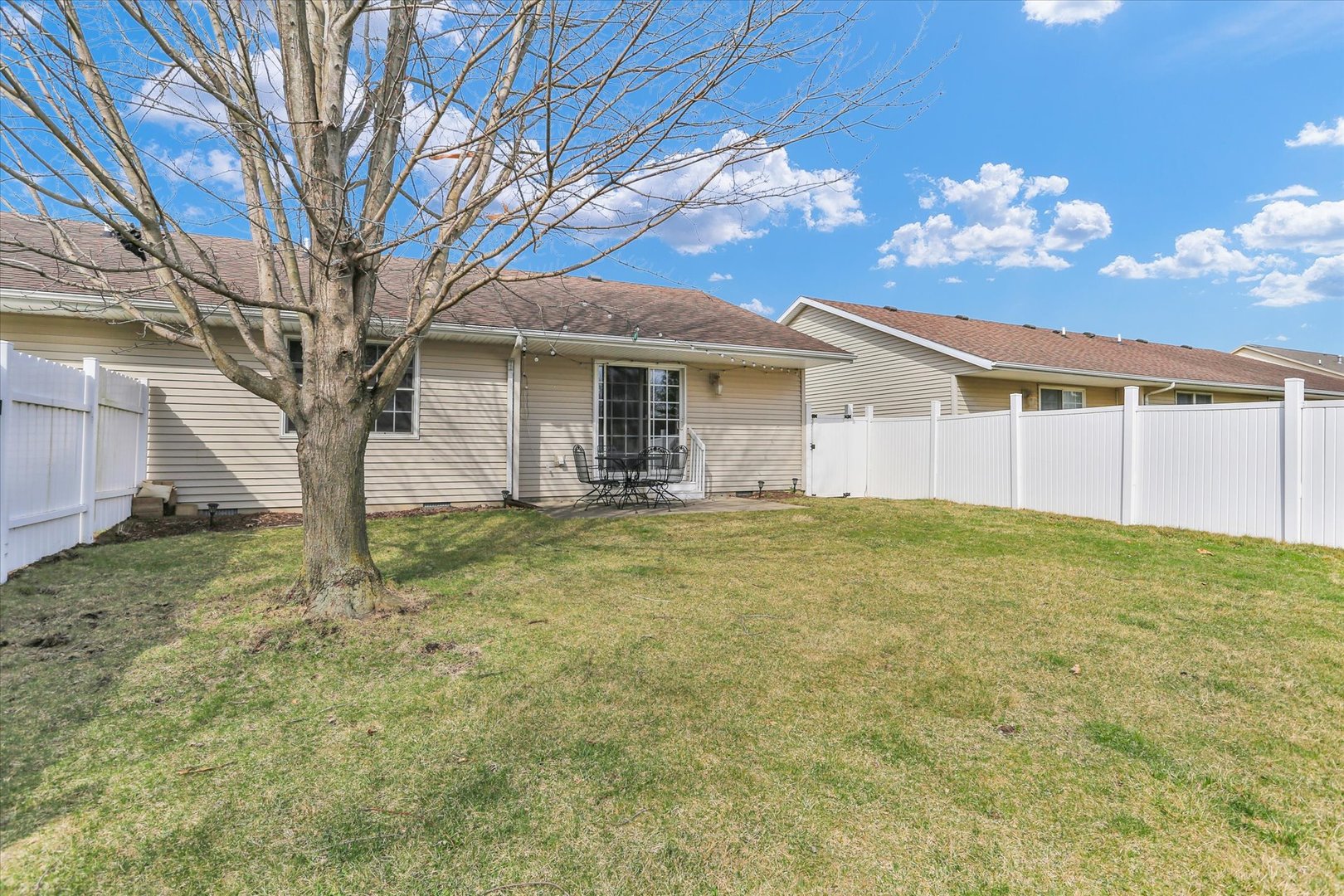 906 Waters Edge Road Champaign, IL 61822 - Photo 25 of 26 Gallery Image 25