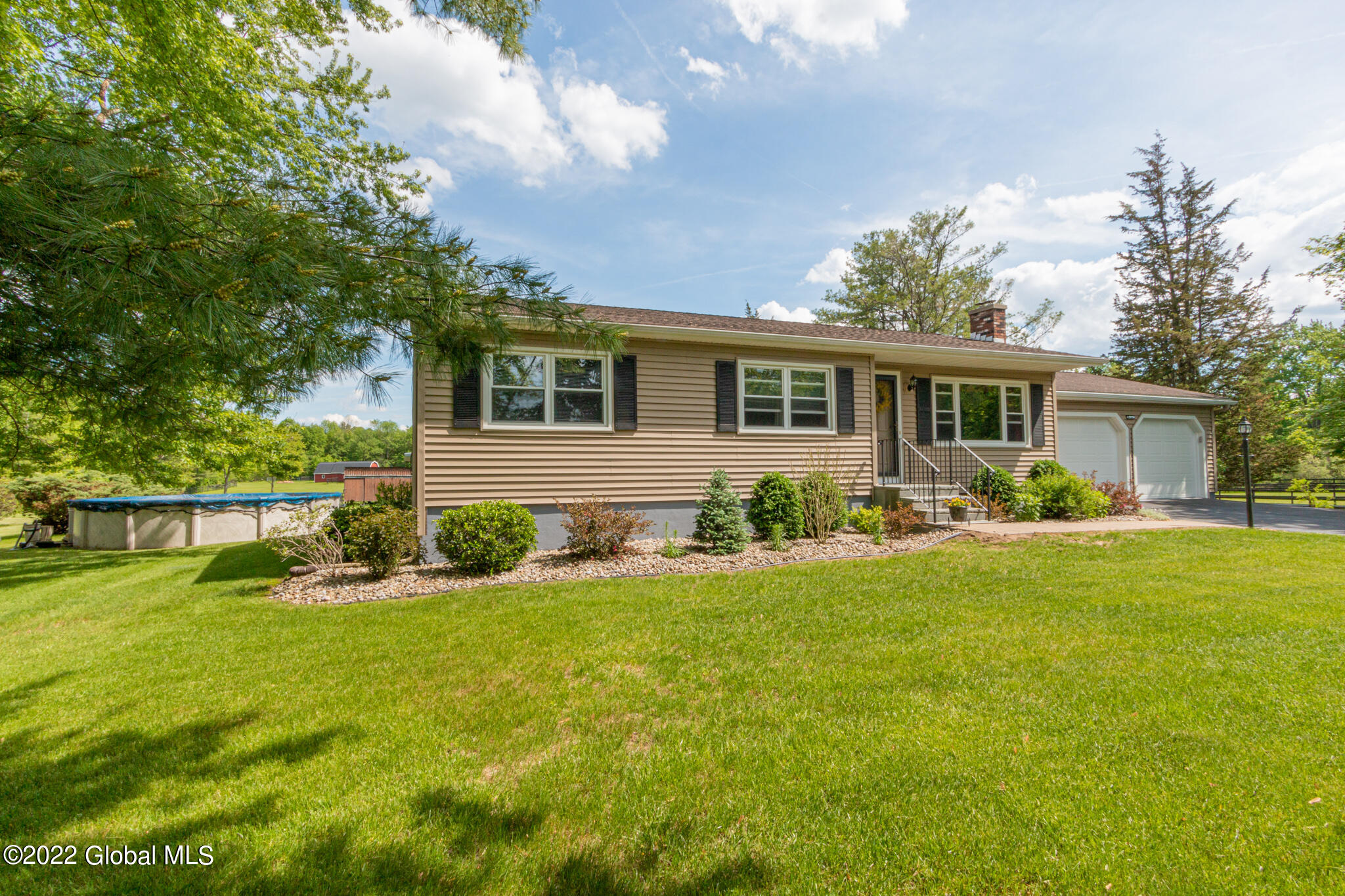 37 Ashdown Road Ballston Lake, NY 12019 - Photo 3 of 39 37 Ashdown Rd-23