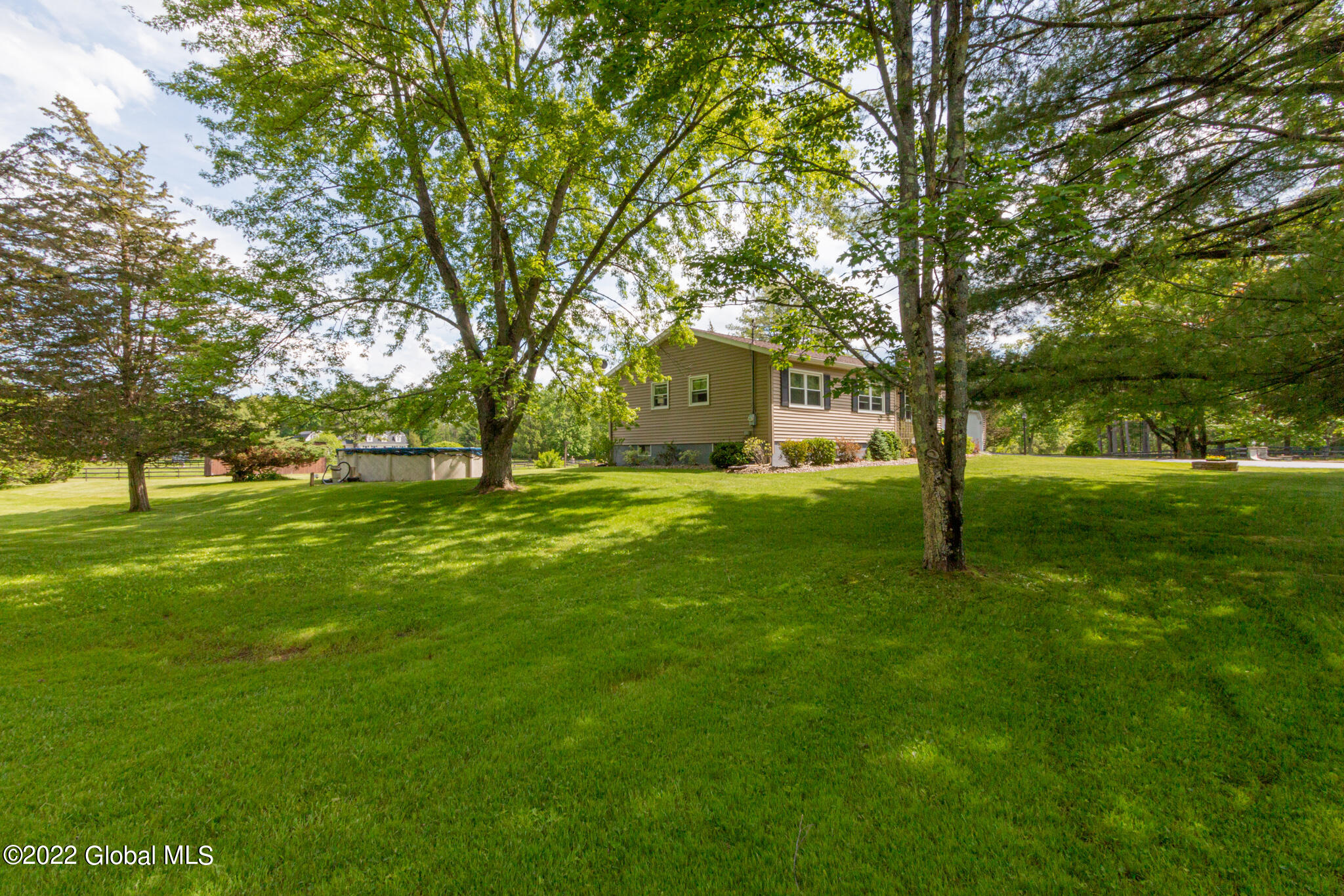 37 Ashdown Road Ballston Lake, NY 12019 - Photo 6 of 39 37 Ashdown Rd-22