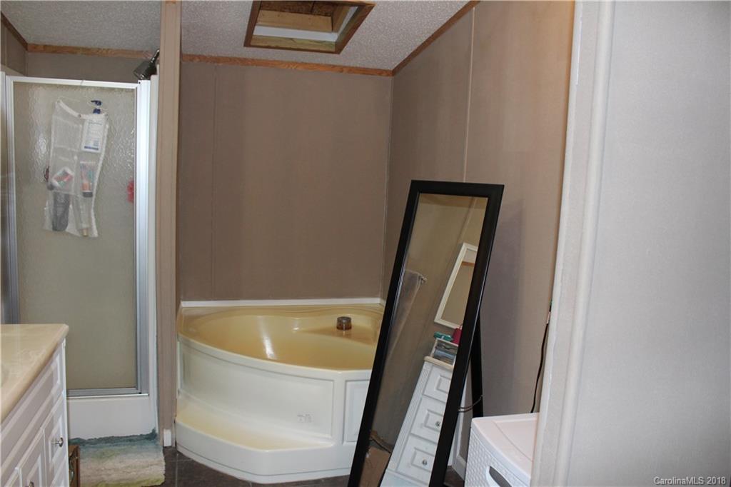 374 Bailey Road Candler, NC 28715 - Photo 16 of 36 Gallery Image 16
