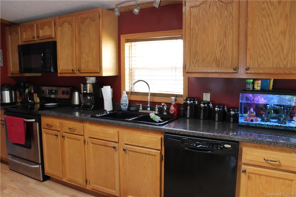 374 Bailey Road Candler, NC 28715 - Photo 4 of 36 Gallery Image 4