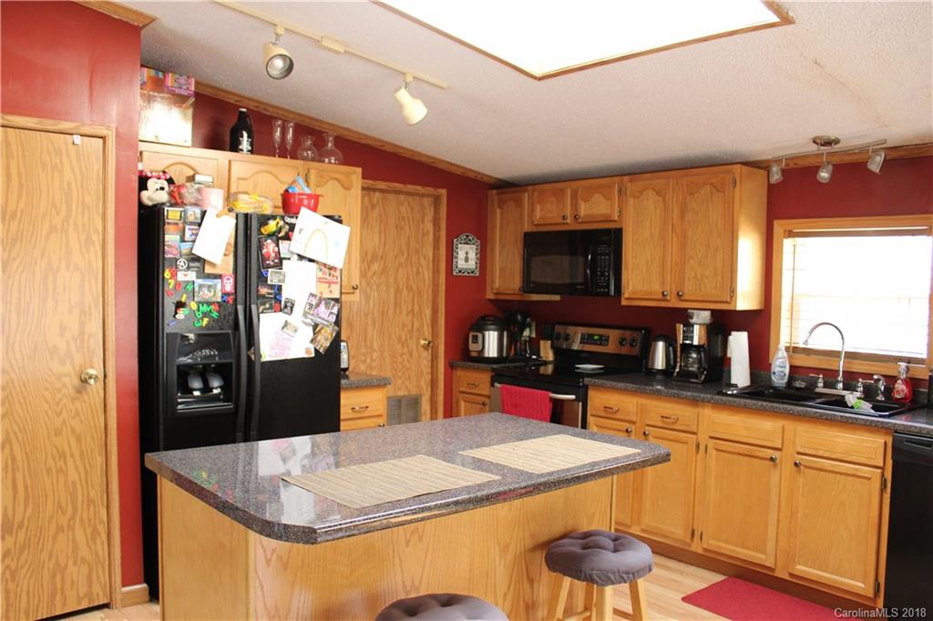 374 Bailey Road Candler, NC 28715 - Photo 9 of 36 Gallery Image 9