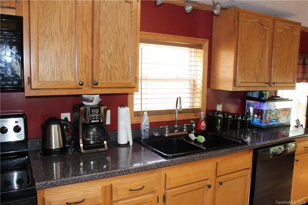 374 Bailey Road Candler, NC 28715 - Photo 10 of 36 Gallery Image 10