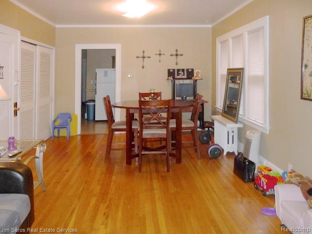 870 Nottingham Road Grosse Pointe, MI 48230 - Photo 6 of 9 469C3963-D259-47F5-95A3-A07D9B49E017 (2).jpg
