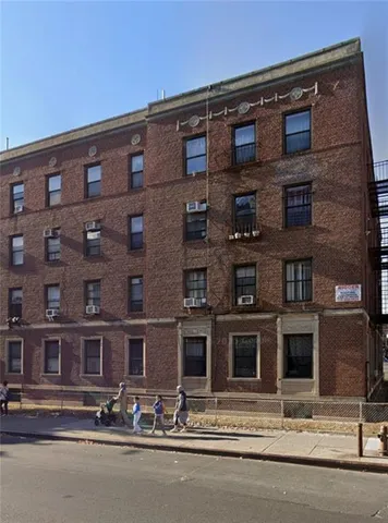 $325,000 | 8320 Bay Parkway, Unit B21 | Bensonhurst