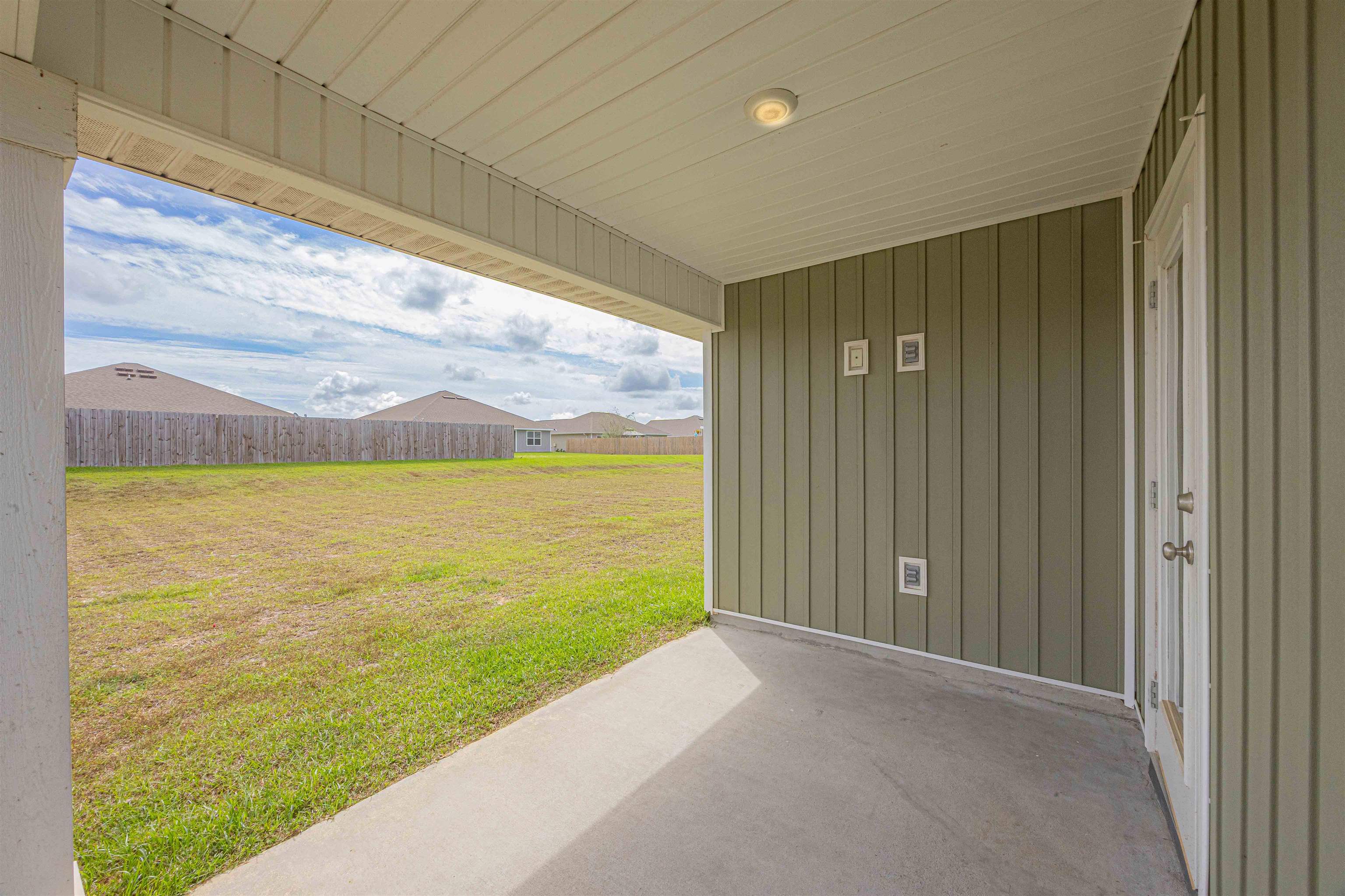 14466 Cavendish Drive Foley, AL 36535 - Photo 23 of 25 Covered Back Patio