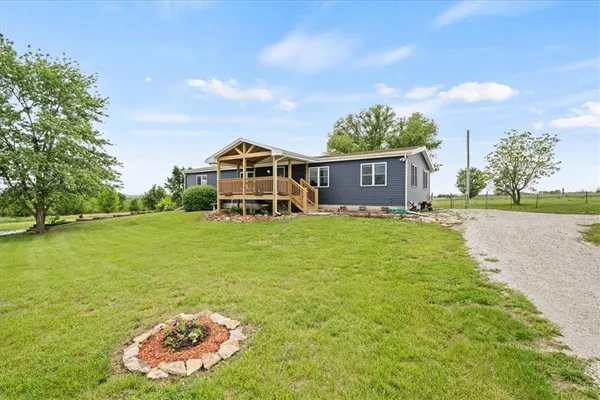 $500,000 | 4312 Highway 68, Wellsville, KS 66092