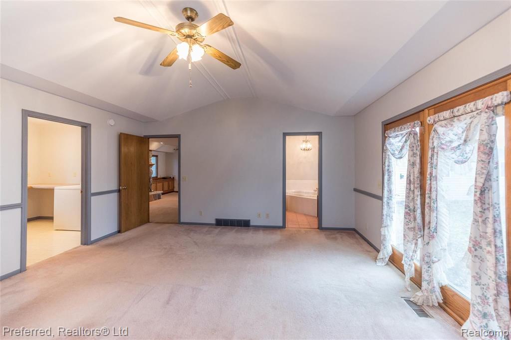 2382 South Vassar Road Burton, MI 48519 - Photo 7 of 17