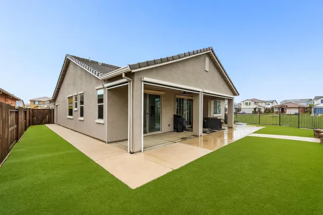 $689,000 | 12849 Knightsbrook Avenue, Rancho Cordova, CA 95742