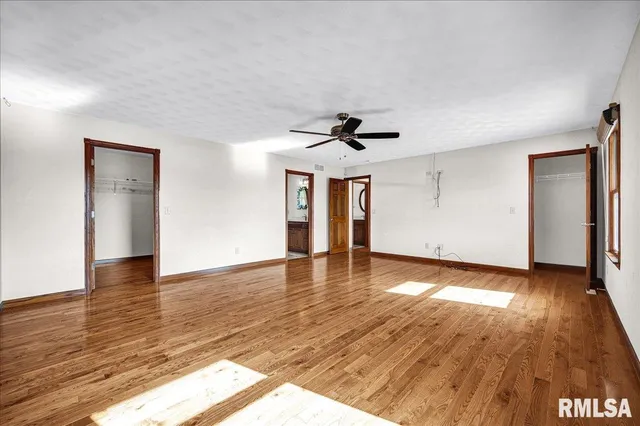 $325,000 | 1408 Hampton Road, Unit HAMPTON, Washington, IL 61571