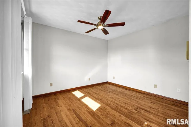 $325,000 | 1408 Hampton Road, Unit HAMPTON, Washington, IL 61571