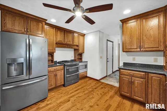 $325,000 | 1408 Hampton Road, Unit HAMPTON, Washington, IL 61571