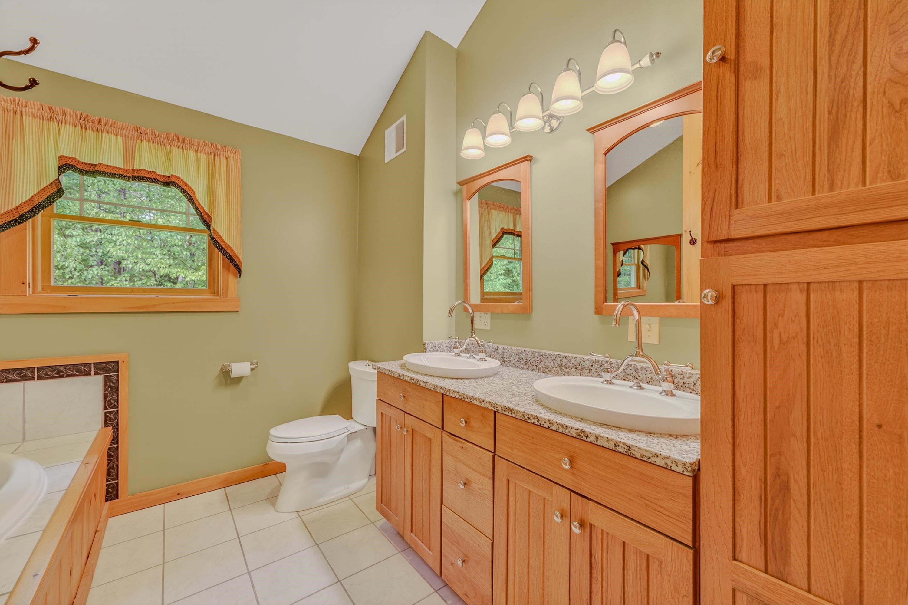 1560 Cherry Valley Road Bethlehem, NH 03574 - Photo 32 of 56
