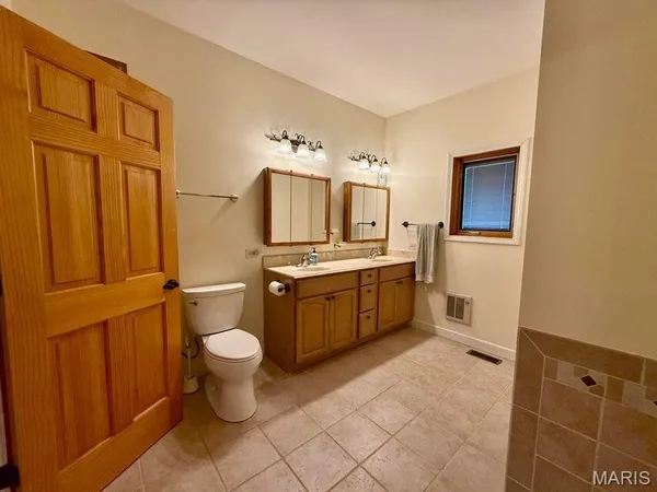 $550,000 | 20404 Alpine Trail, Raymondville, MO 65555