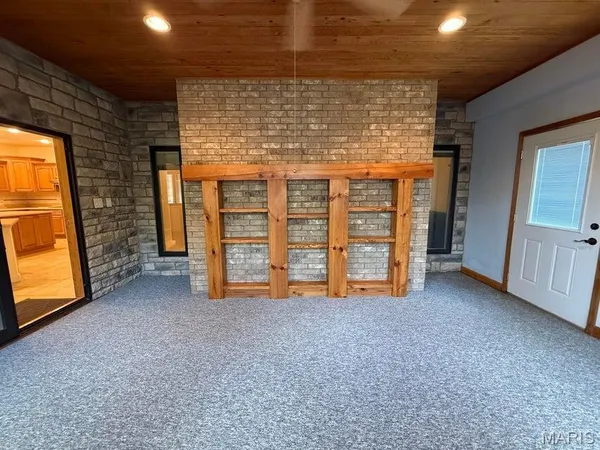 $550,000 | 20404 Alpine Trail, Raymondville, MO 65555