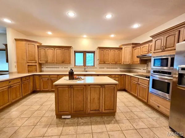 $550,000 | 20404 Alpine Trail, Raymondville, MO 65555