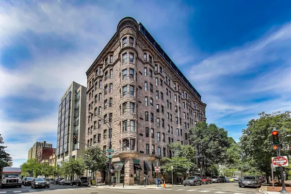 $1,350 | 2800 North Pine Grove Avenue, Unit 4G, Chicago, IL 60657