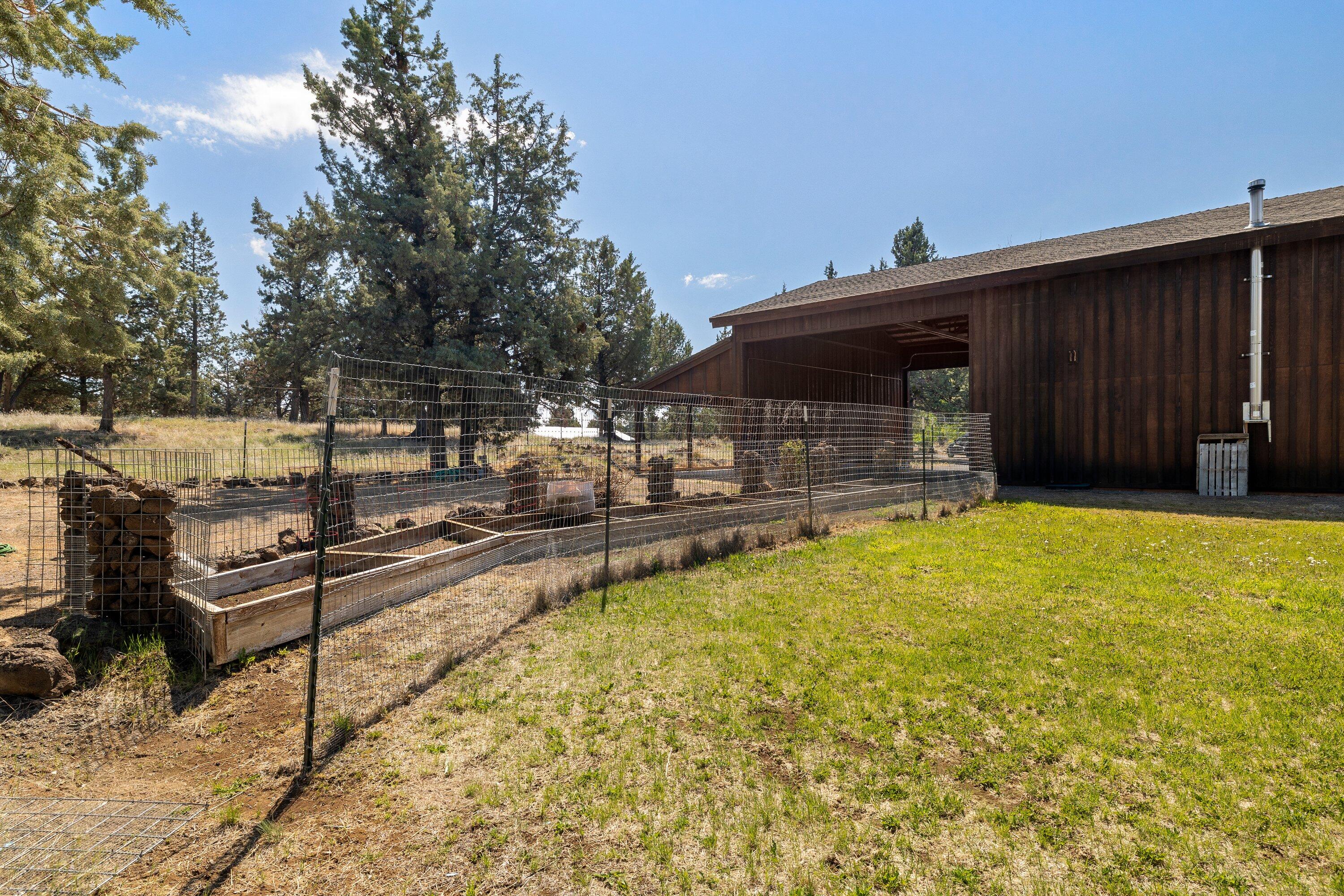 64155 Hunnell Road Bend, OR 97703 - Photo 74 of 92 75