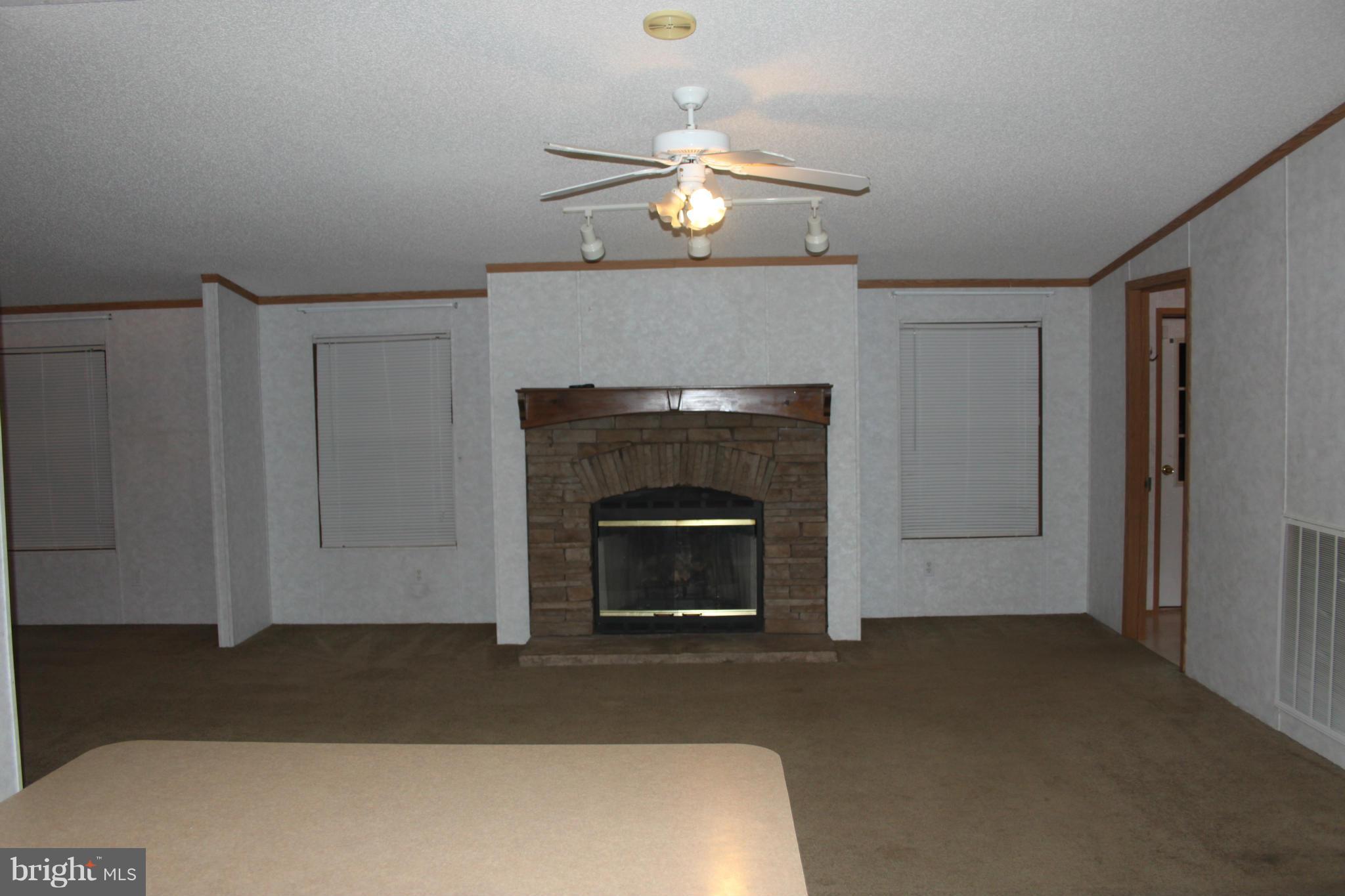 12615 Elk Run Road Midland, VA 22728 - Photo 19 of 30 Family Room