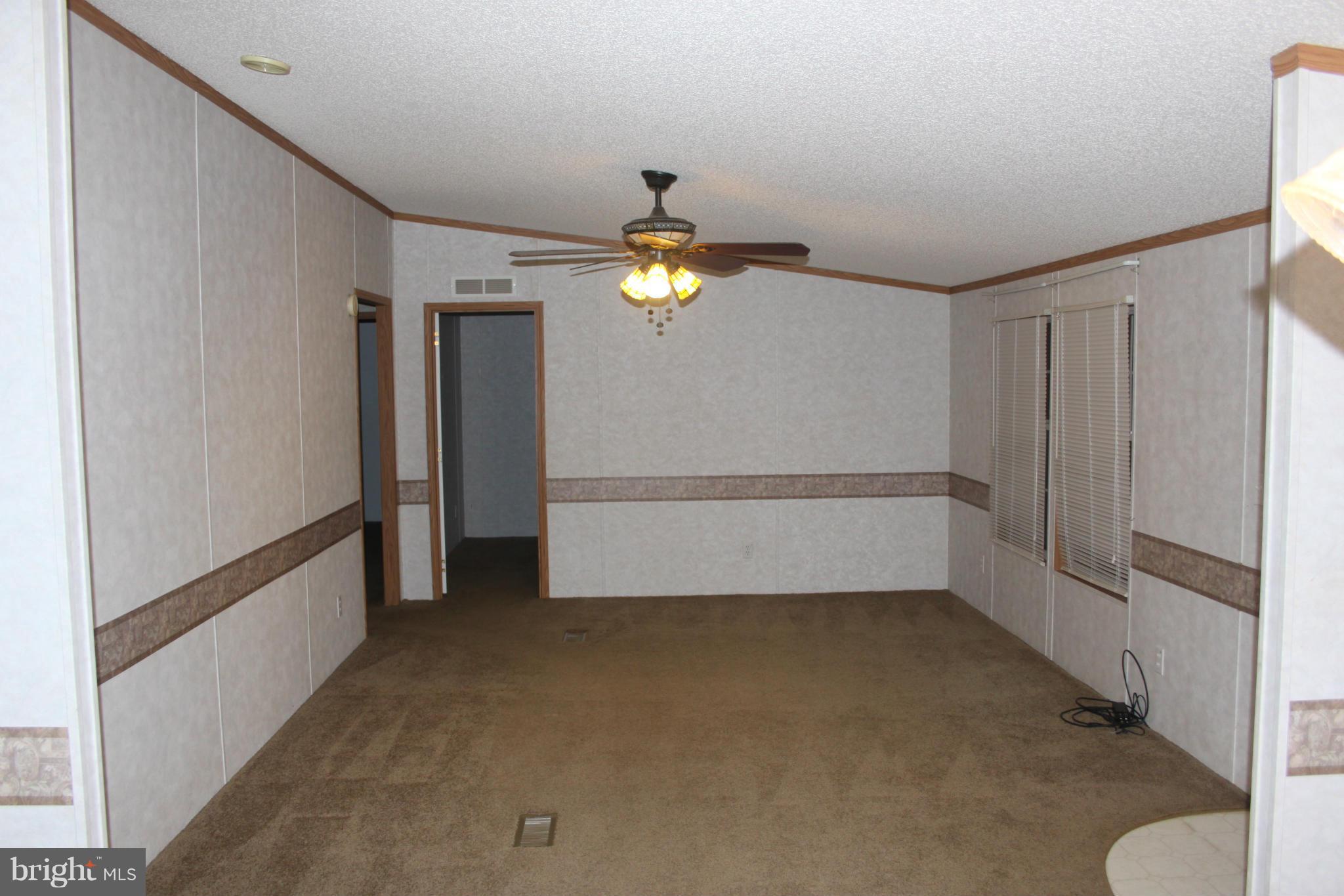12615 Elk Run Road Midland, VA 22728 - Photo 23 of 30 Living Room
