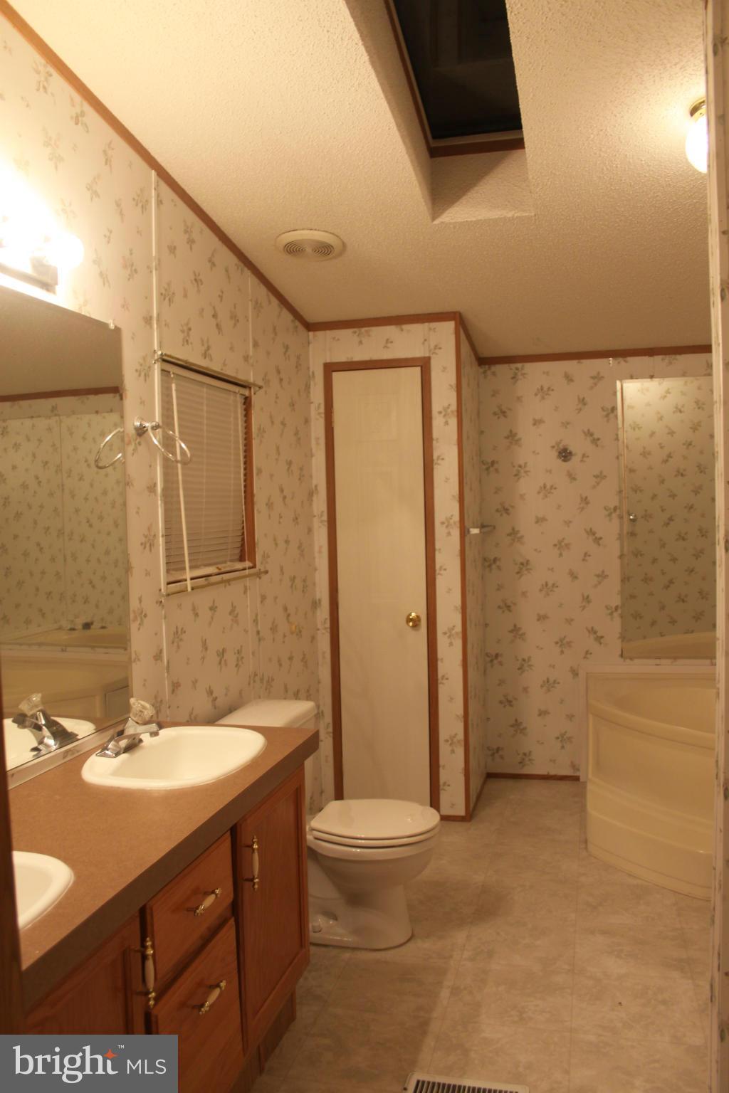12615 Elk Run Road Midland, VA 22728 - Photo 29 of 30 Bath (Master)