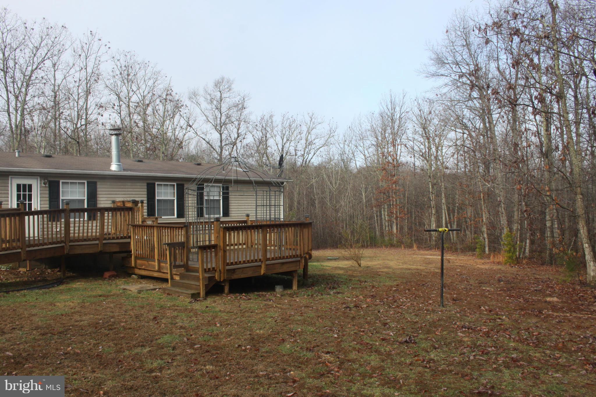 12615 Elk Run Road Midland, VA 22728 - Photo 6 of 30 Back Deck/Side Yard