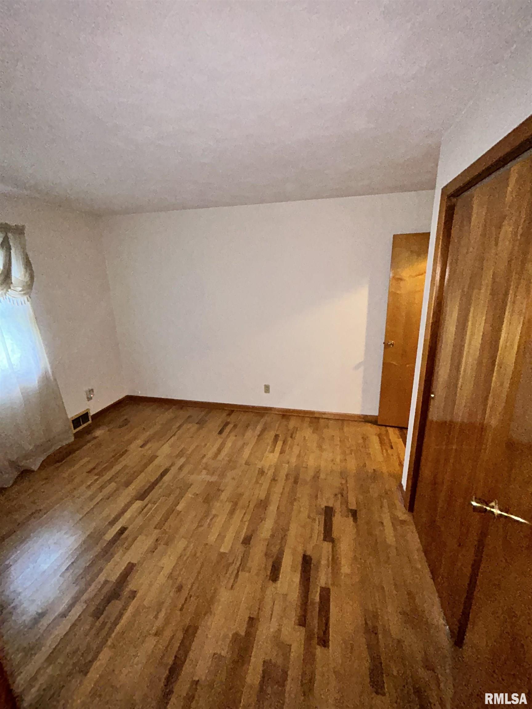 360 East Sylvan Street Virginia, IL 62691 - Photo 13 of 20 Gallery Image 13