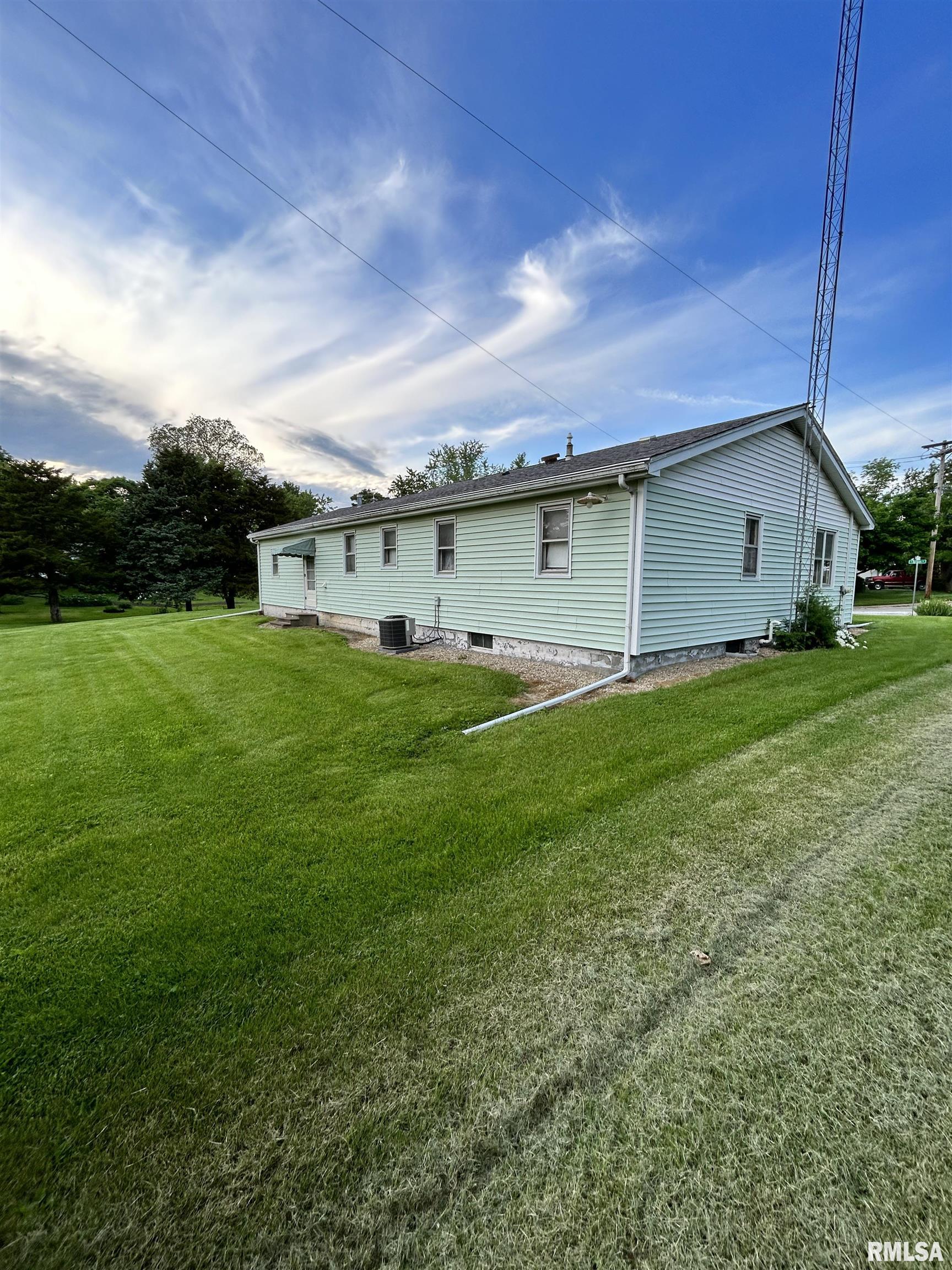 360 East Sylvan Street Virginia, IL 62691 - Photo 4 of 20 Gallery Image 4