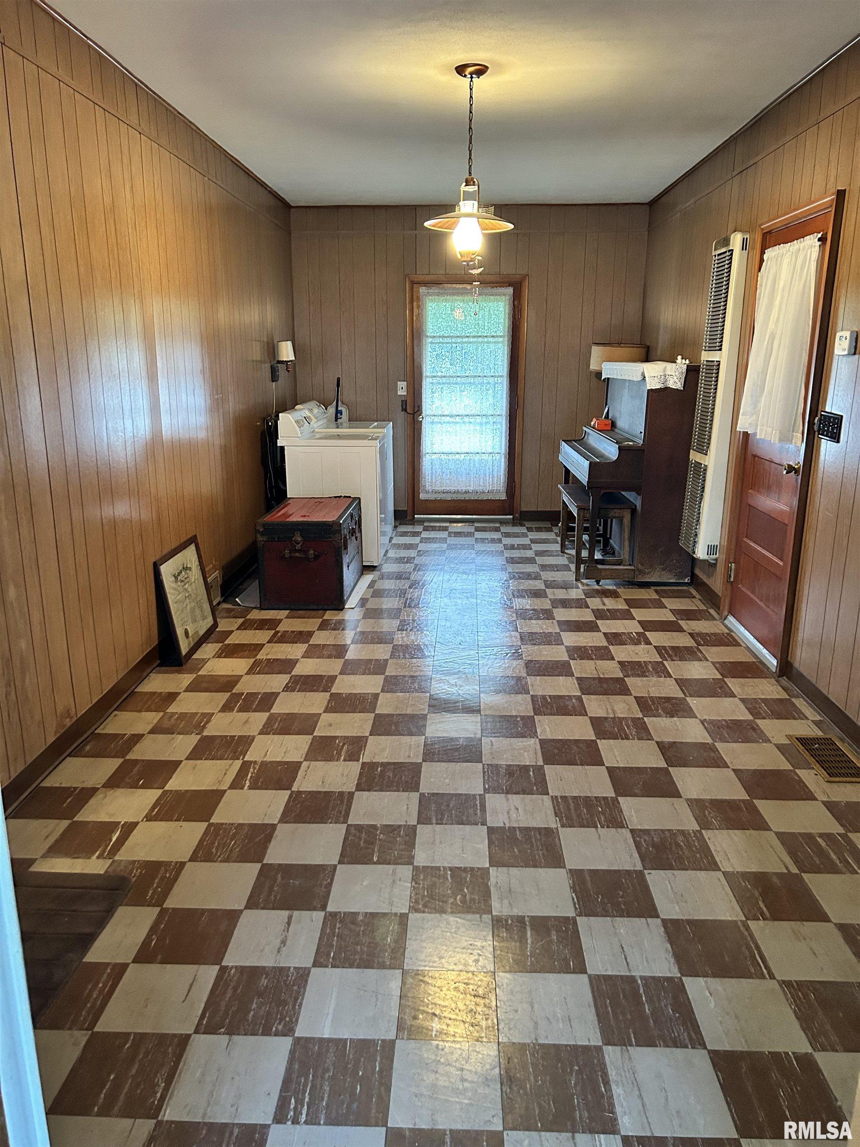 360 East Sylvan Street Virginia, IL 62691 - Photo 6 of 20 Gallery Image 6