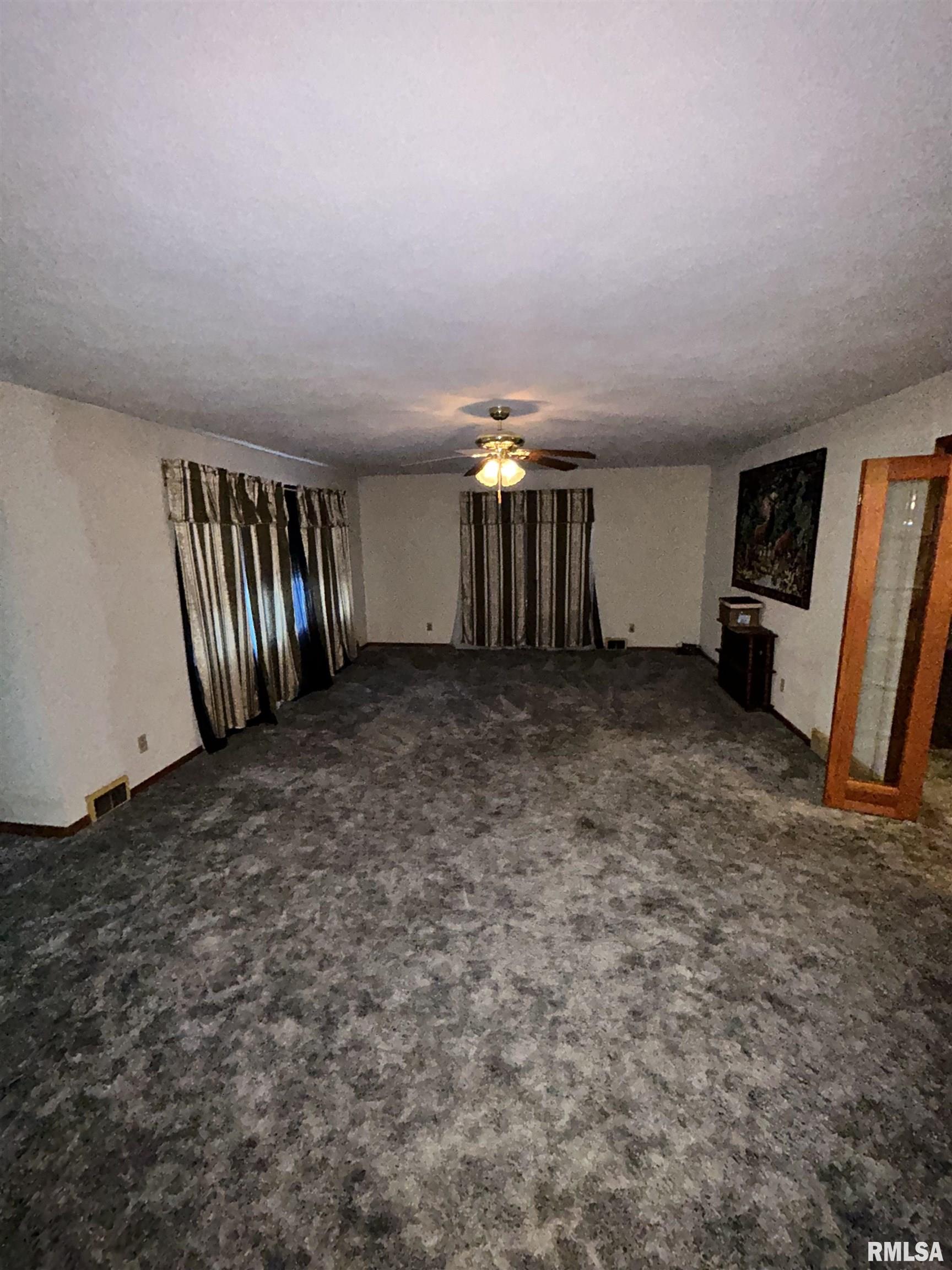 360 East Sylvan Street Virginia, IL 62691 - Photo 9 of 20 Gallery Image 9
