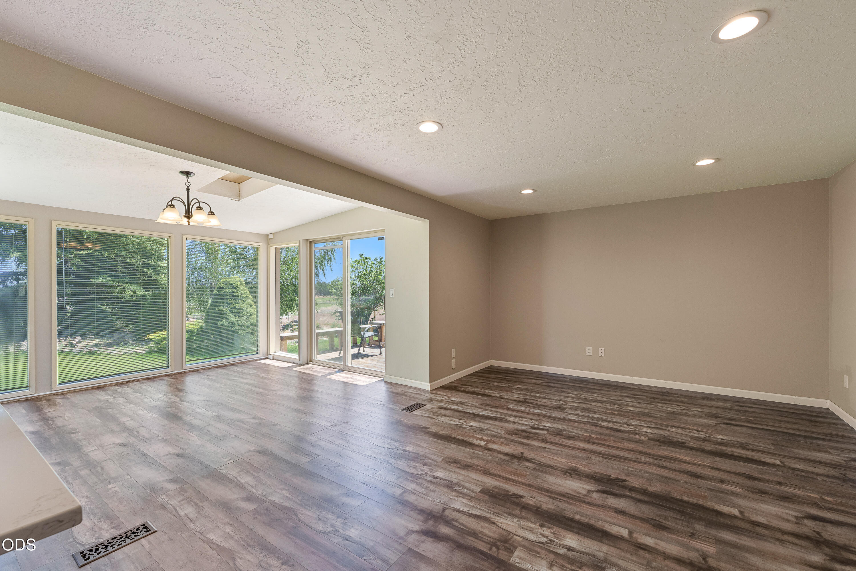 6492 Southwest 51st Street Redmond, OR 97756 - Photo 22 of 44