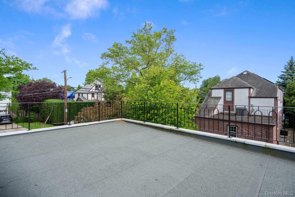 165 Linmouth Road Malverne, NY 11565 - Photo 14 of 26