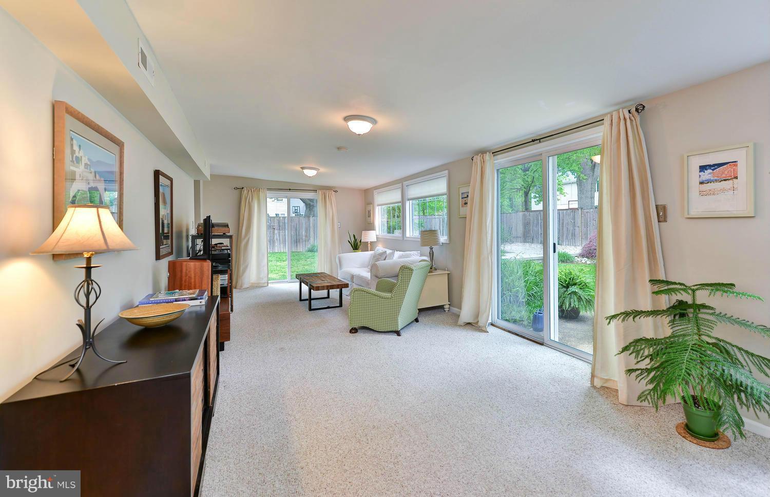 8907 Fort Hunt Road Alexandria, VA 22308 - Photo 11 of 29 Interior (General)