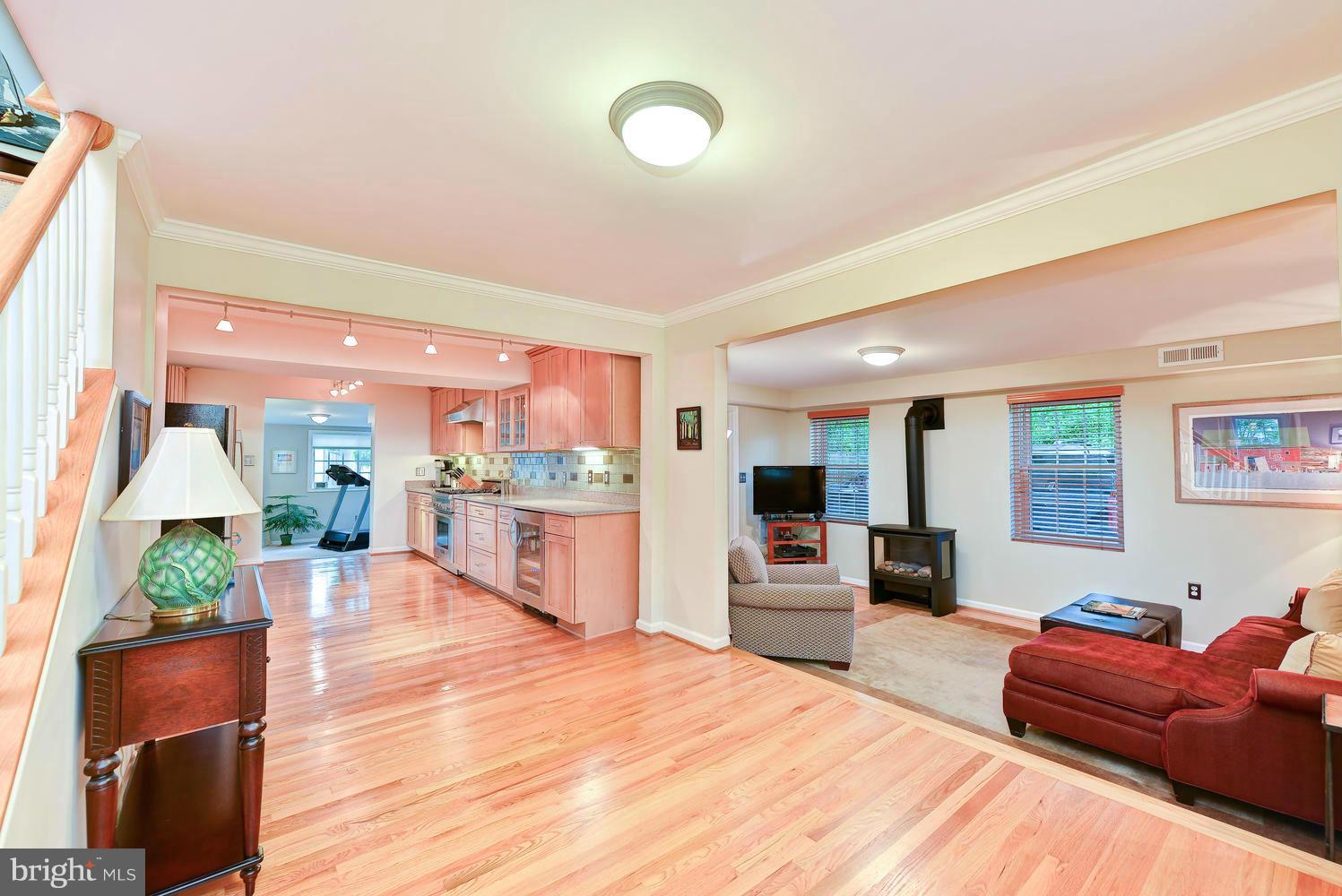 8907 Fort Hunt Road Alexandria, VA 22308 - Photo 14 of 29 Interior (General)