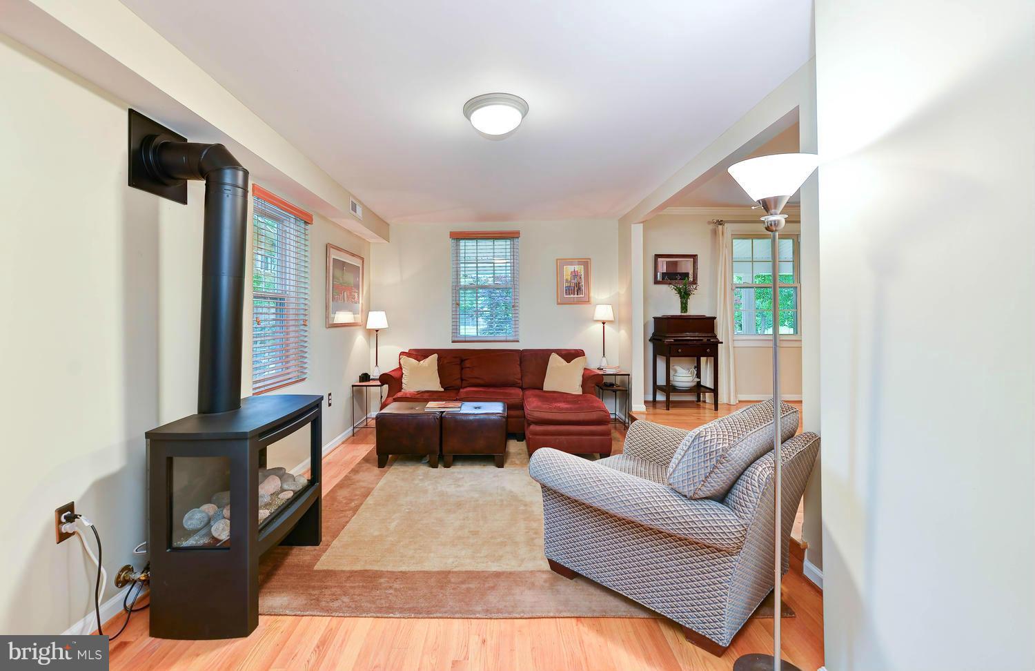 8907 Fort Hunt Road Alexandria, VA 22308 - Photo 15 of 29 Family Room