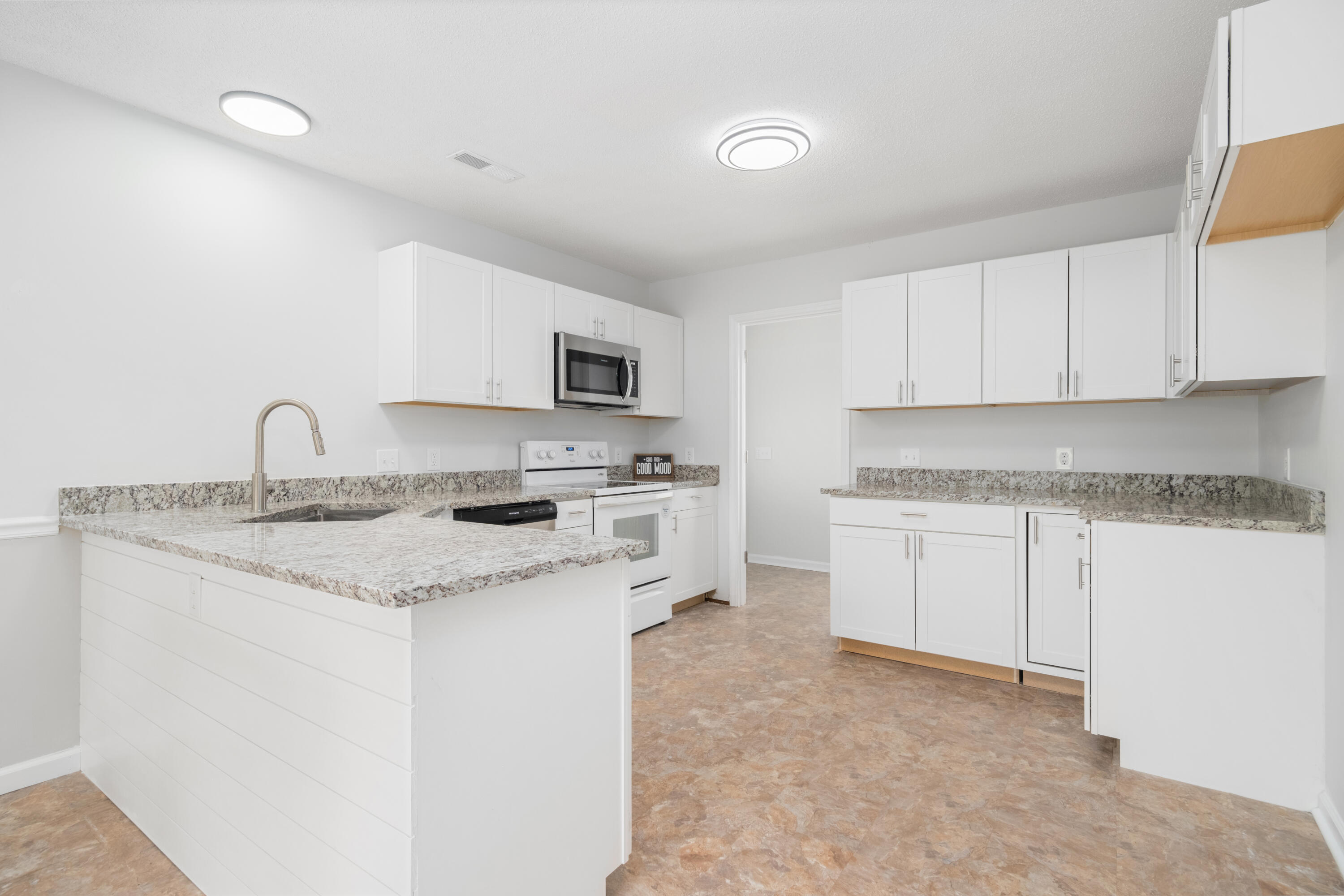 113 Alcester Road Goose Creek, SC 29445 - Photo 6 of 18 113 Alceester Rd photo 6