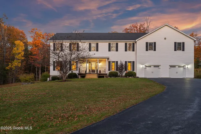 $599,000 | 230 Zicha Road, Esperance, NY 12092