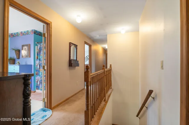 $599,000 | 230 Zicha Road, Esperance, NY 12092