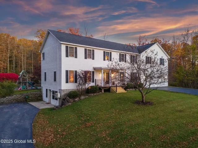 $599,000 | 230 Zicha Road, Esperance, NY 12092