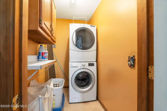 $599,000 | 230 Zicha Road, Esperance, NY 12092