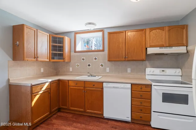 $599,000 | 230 Zicha Road, Esperance, NY 12092