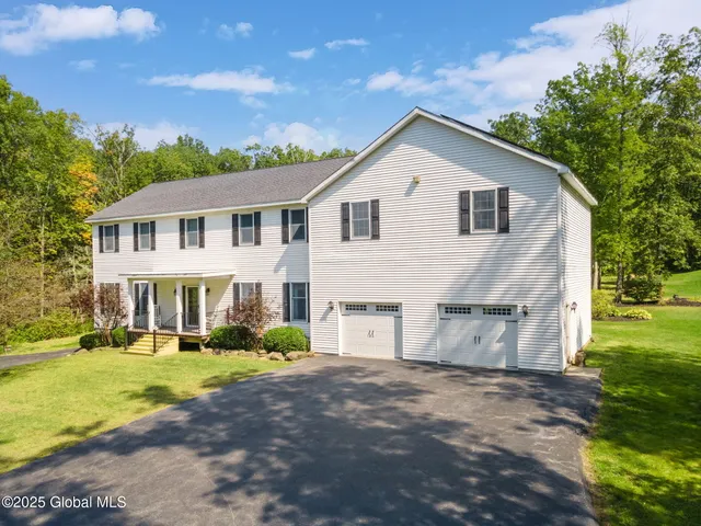 $599,000 | 230 Zicha Road, Esperance, NY 12092