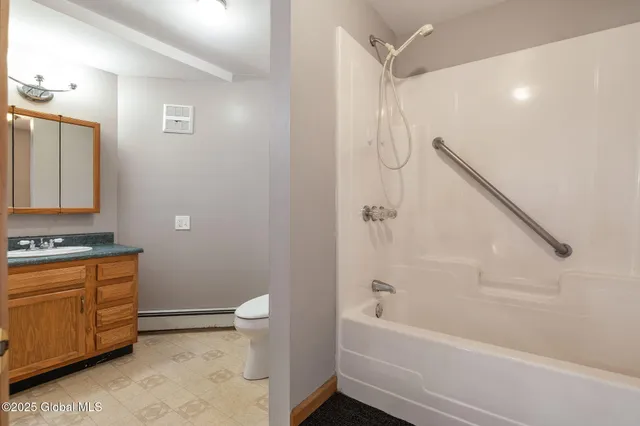 $599,000 | 230 Zicha Road, Esperance, NY 12092