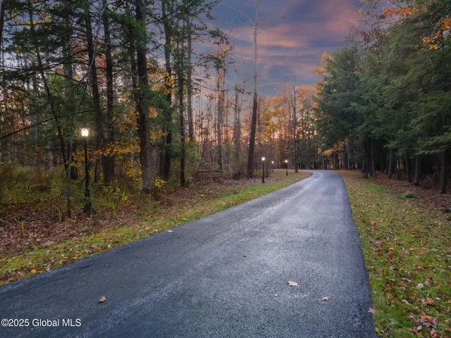 $599,000 | 230 Zicha Road, Esperance, NY 12092