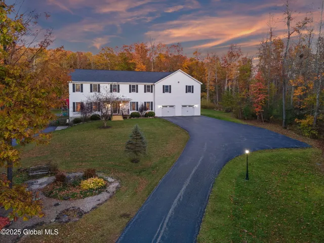 $599,000 | 230 Zicha Road, Esperance, NY 12092