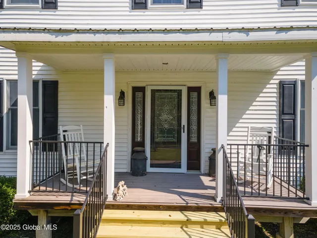 $599,000 | 230 Zicha Road, Esperance, NY 12092