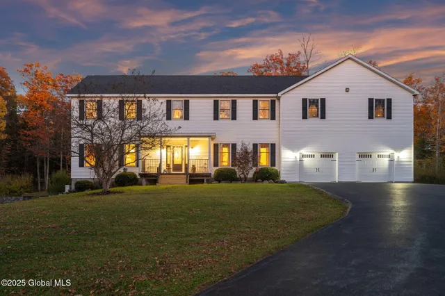 $599,000 | 230 Zicha Road, Esperance, NY 12092