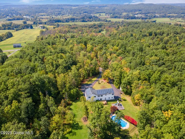 $599,000 | 230 Zicha Road, Esperance, NY 12092