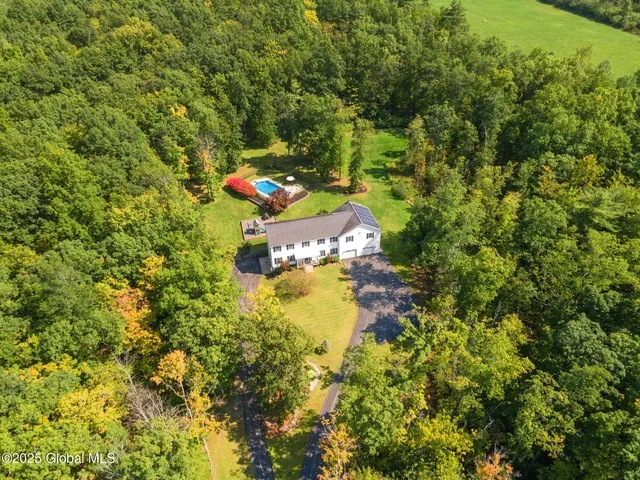 $599,000 | 230 Zicha Road, Esperance, NY 12092