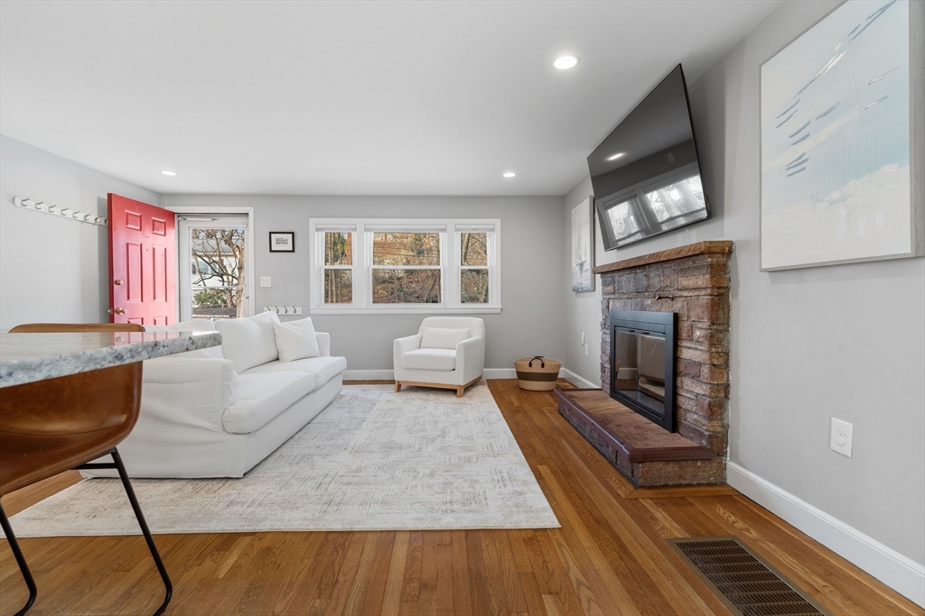 25 Hazelmere Road Boston, MA 02131 - Photo 4 of 33